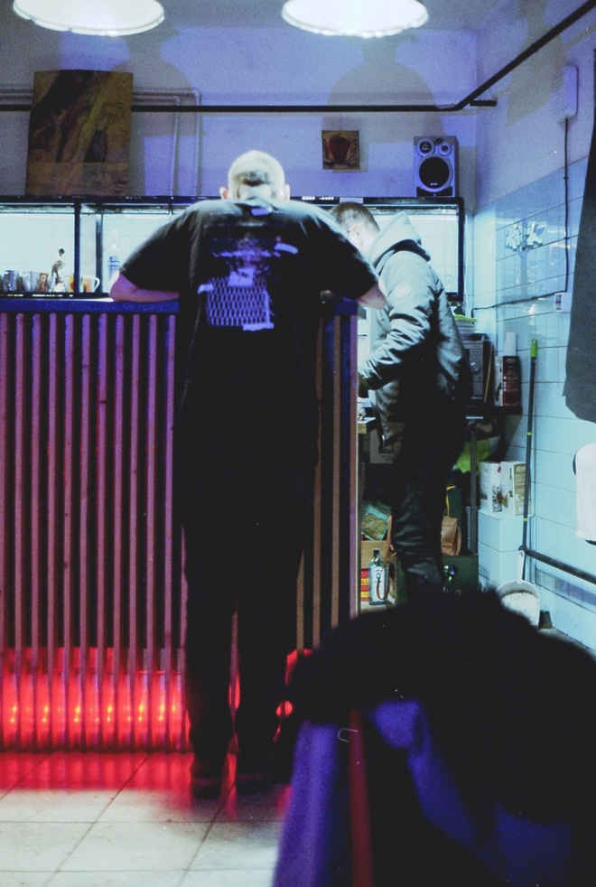 38 Border Collapse, Hranice, Karnola